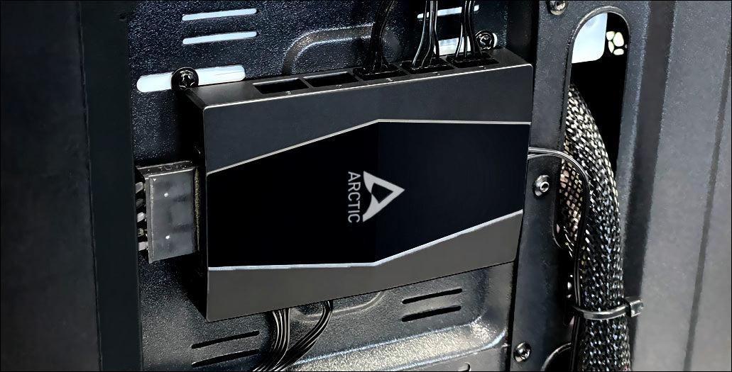 Arctic Case Fan Hub 10 Port 3-Pin & 4-Pin PWM Fan Hub with SATA Power